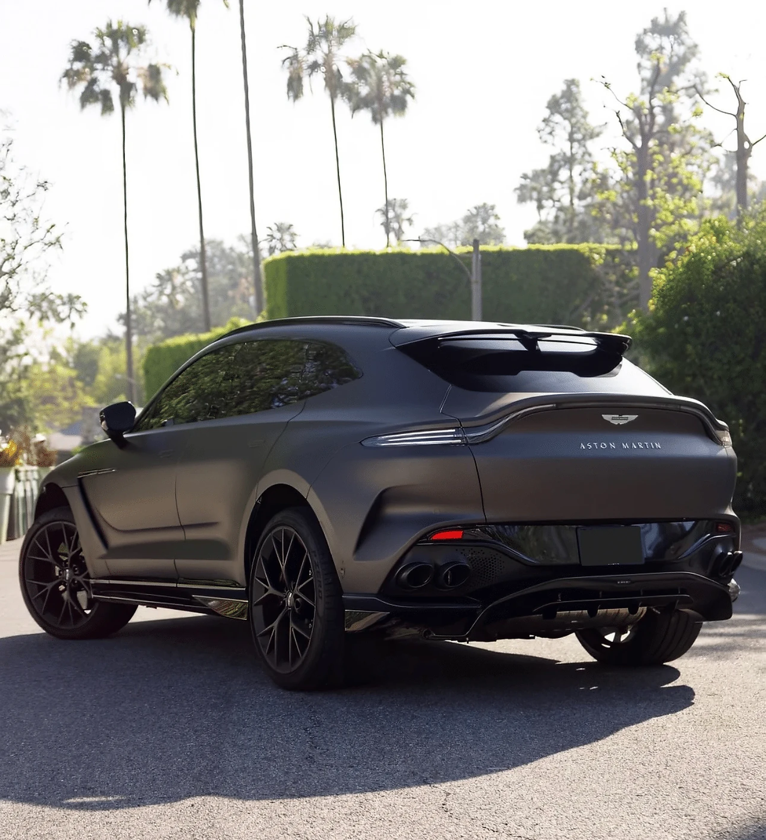 Aston Martin DBX 707 · 2