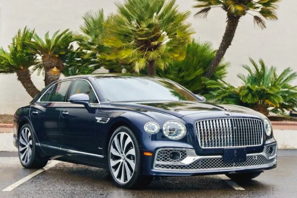 Bentley Flying Spur exterior view