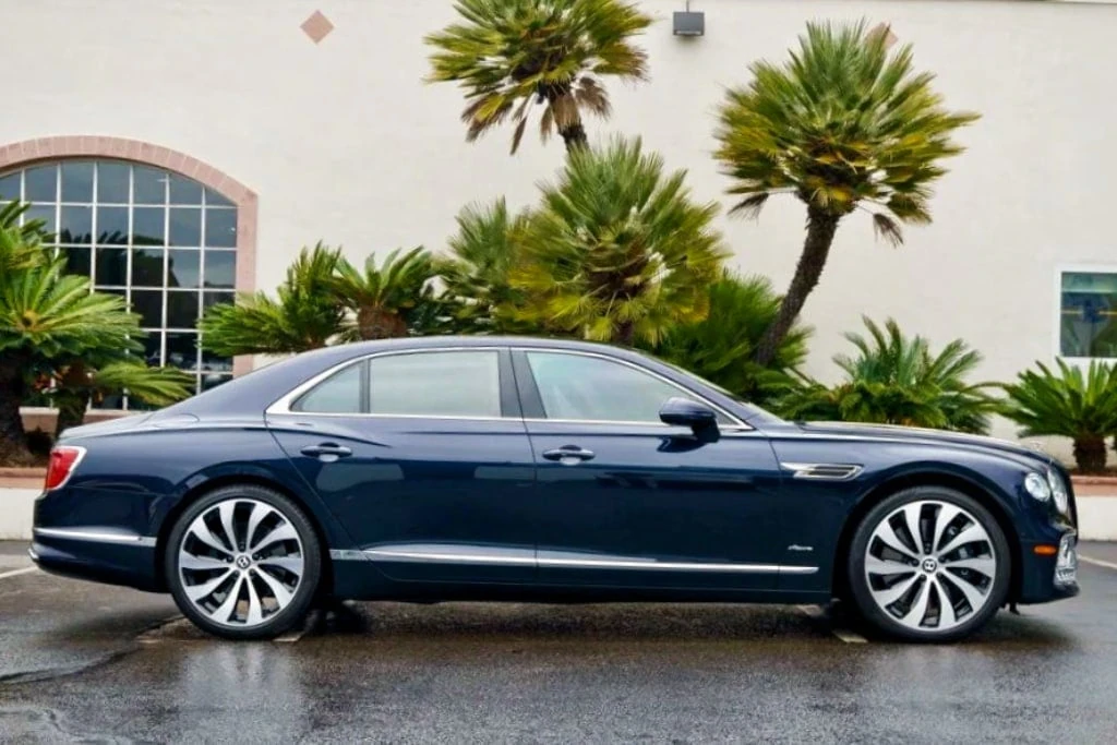 Bentley Flying Spur gallery view 3