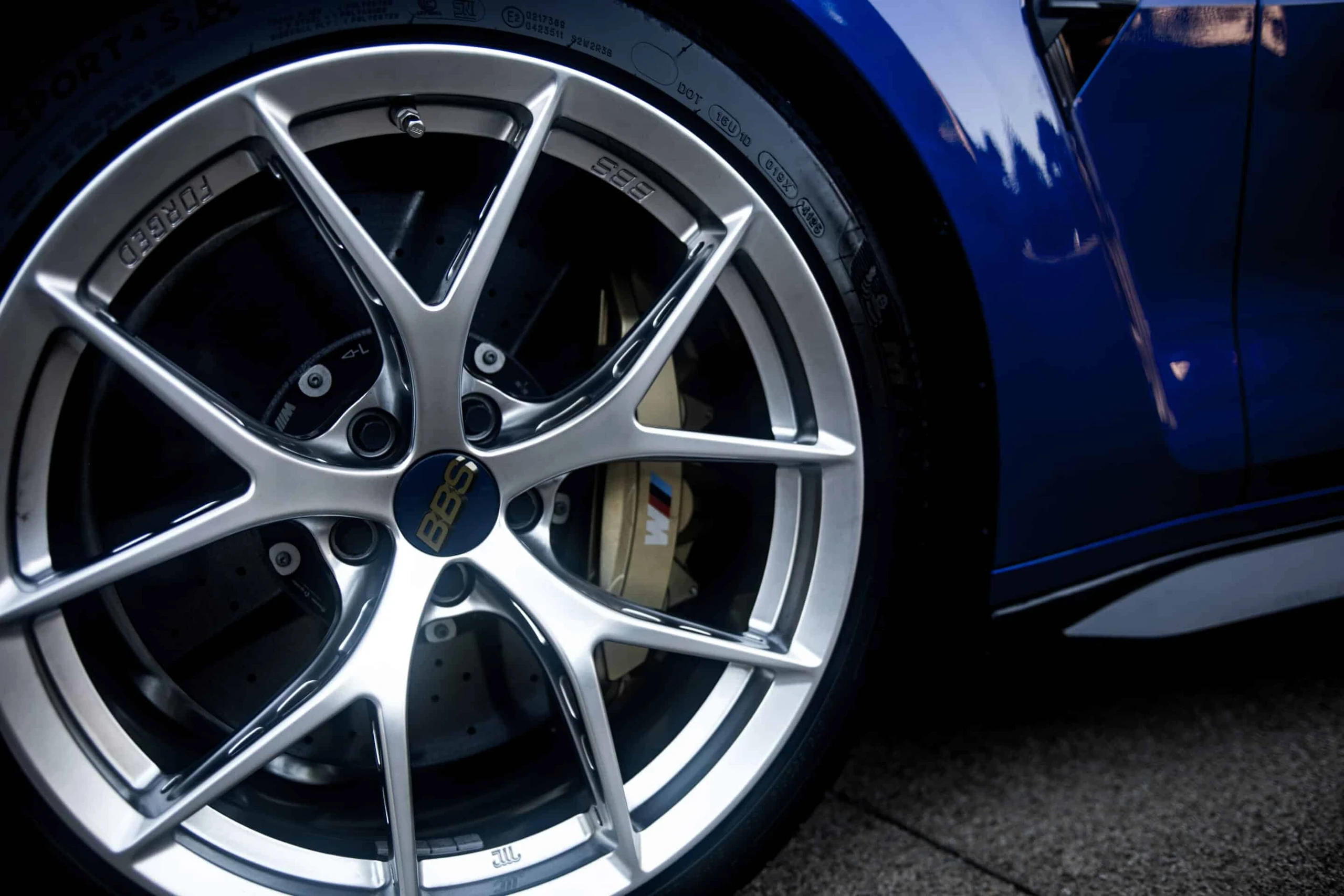 BMW M4 Competition xDrive · 4