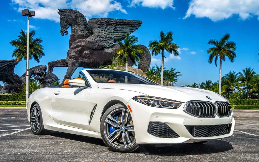 BMW M850i Convertible exterior view