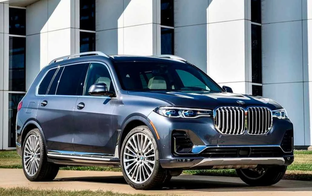 BMW X7 exterior view