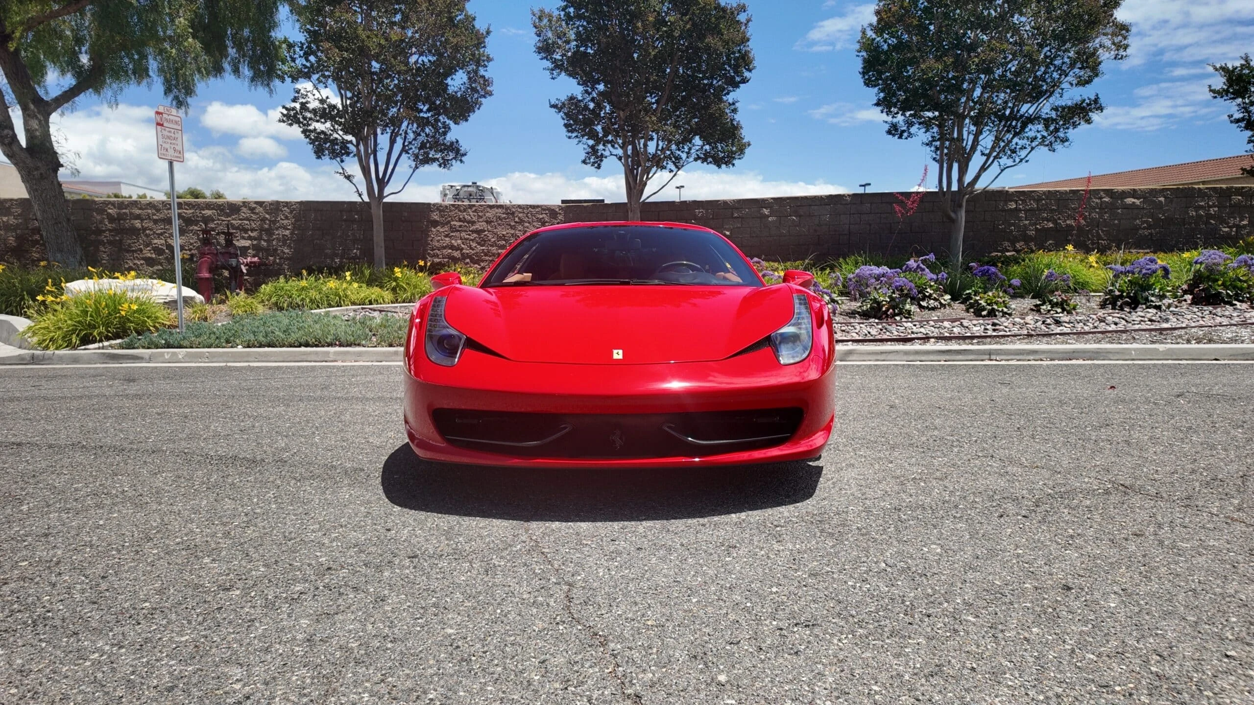 Ferrari 458 Italia gallery view 3