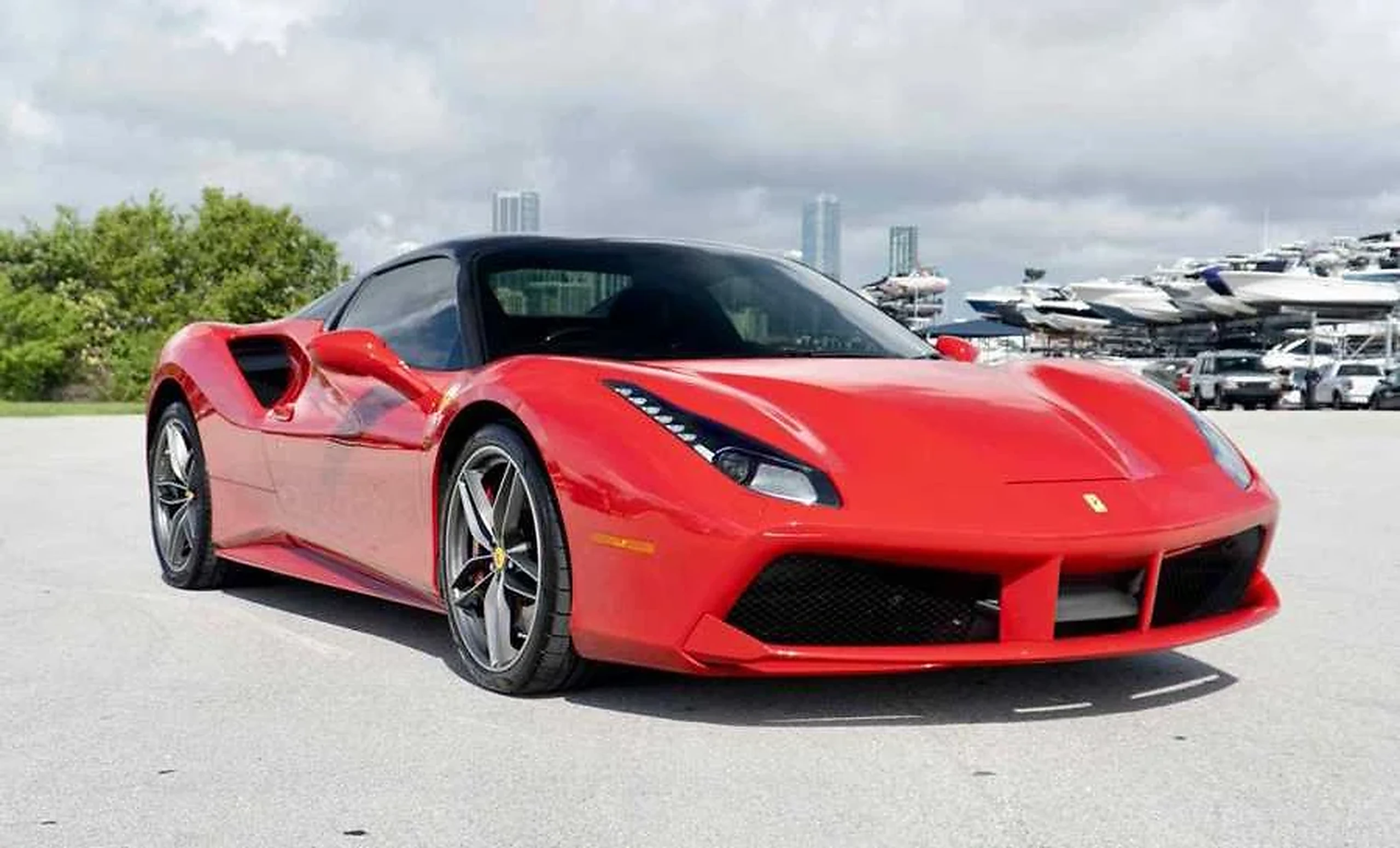 Ferrari 488 GTB gallery view 2
