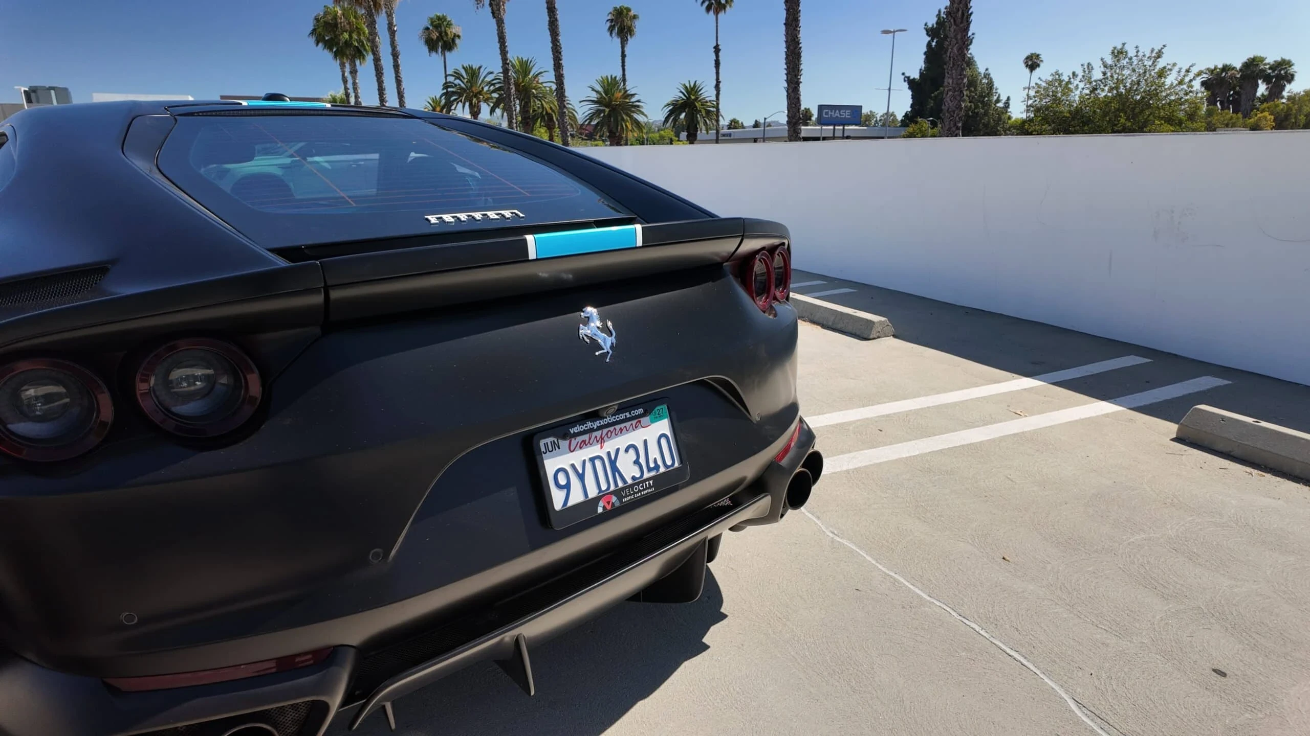 Ferrari 812 Superfast gallery view 4