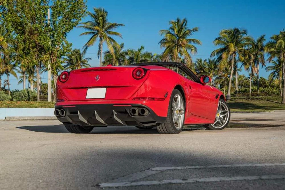 Ferrari California T · 4
