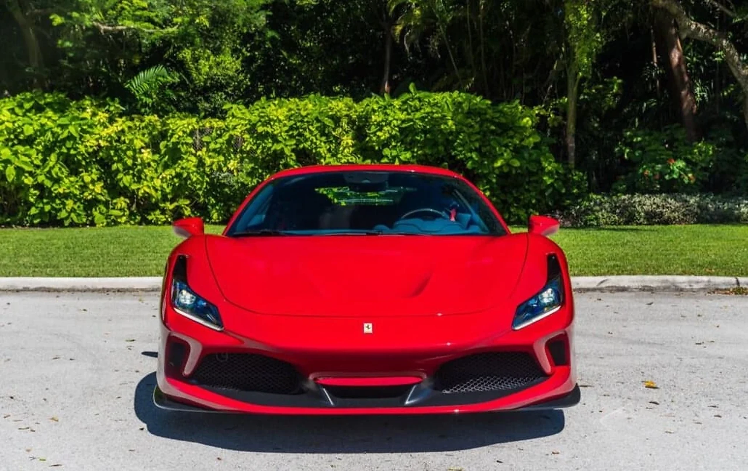 Ferrari F8 Tributo gallery view 2