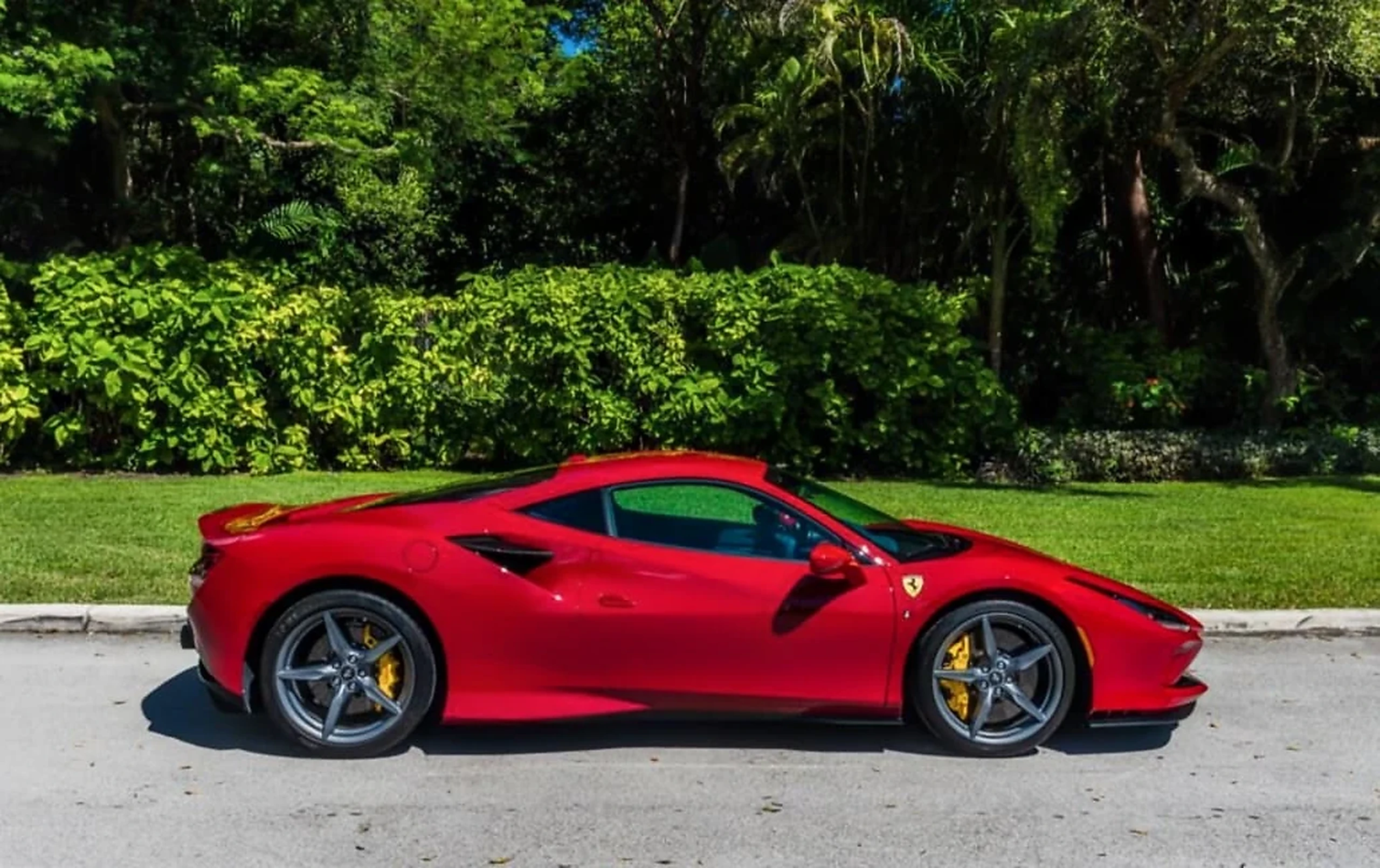 Ferrari F8 Tributo gallery view 4