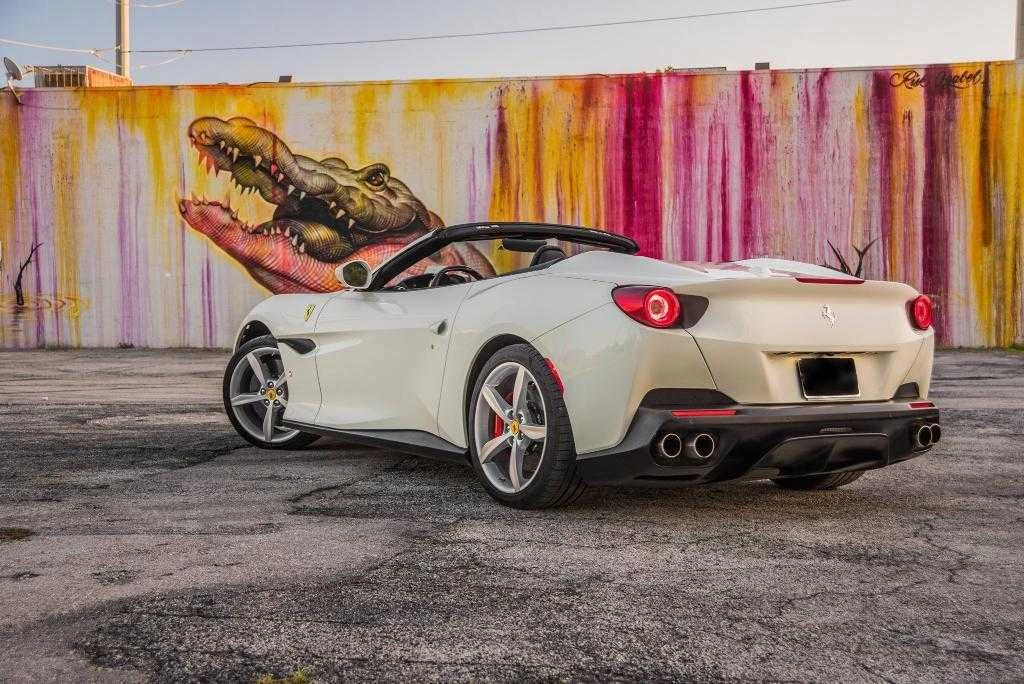 Ferrari Portofino gallery view 3