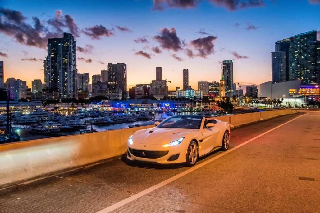 Ferrari Portofino gallery view 4