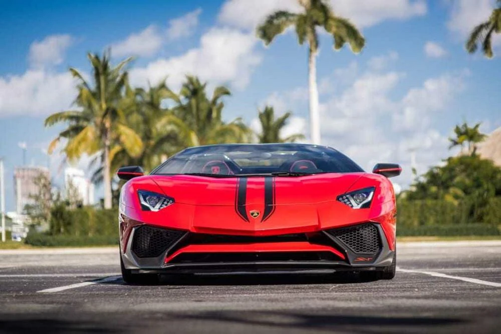 Lamborghini Aventador SV Roadster exterior view