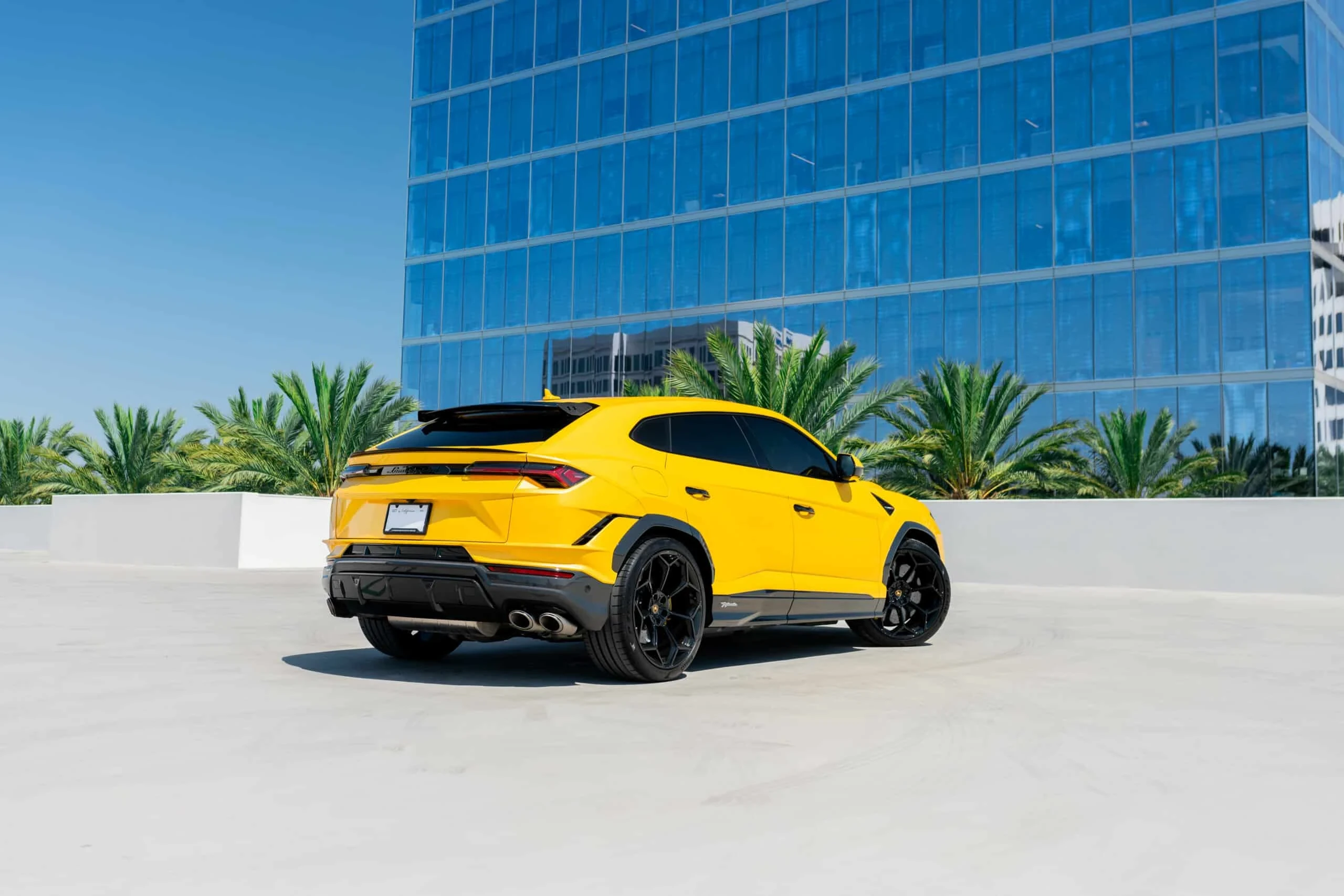 Lamborghini Urus Performante gallery view 3
