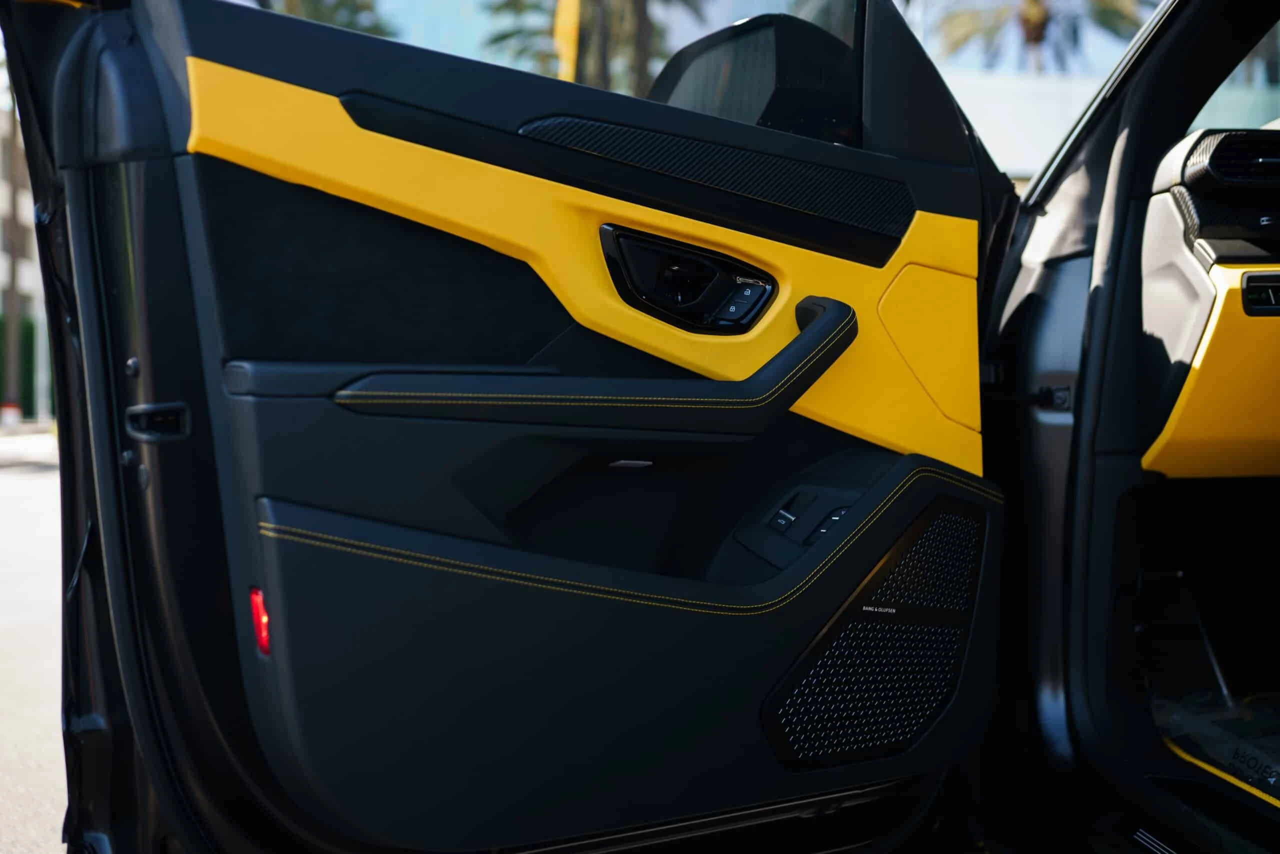 Lamborghini Urus S gallery view 4