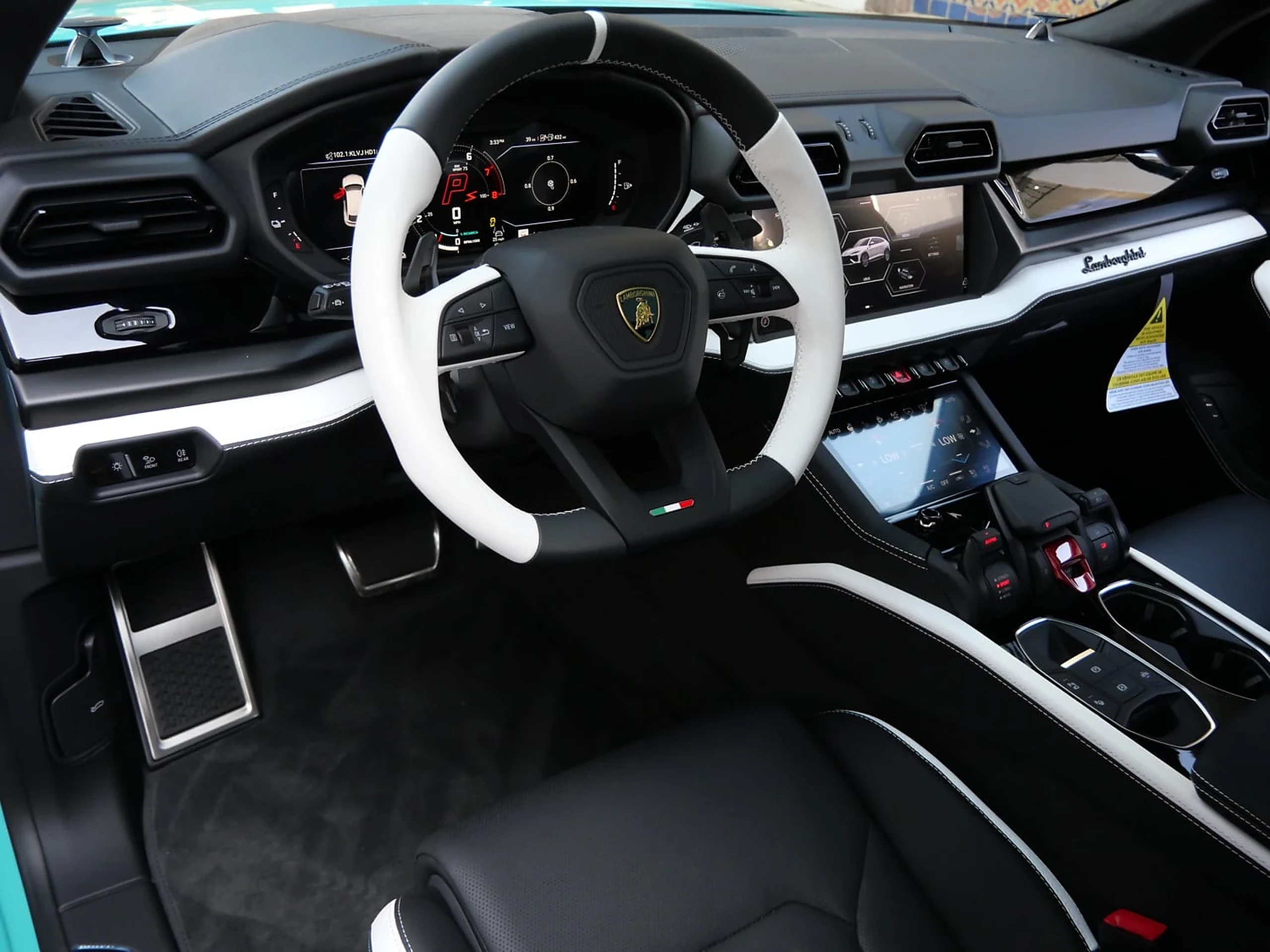 Lamborghini Urus SE · 2