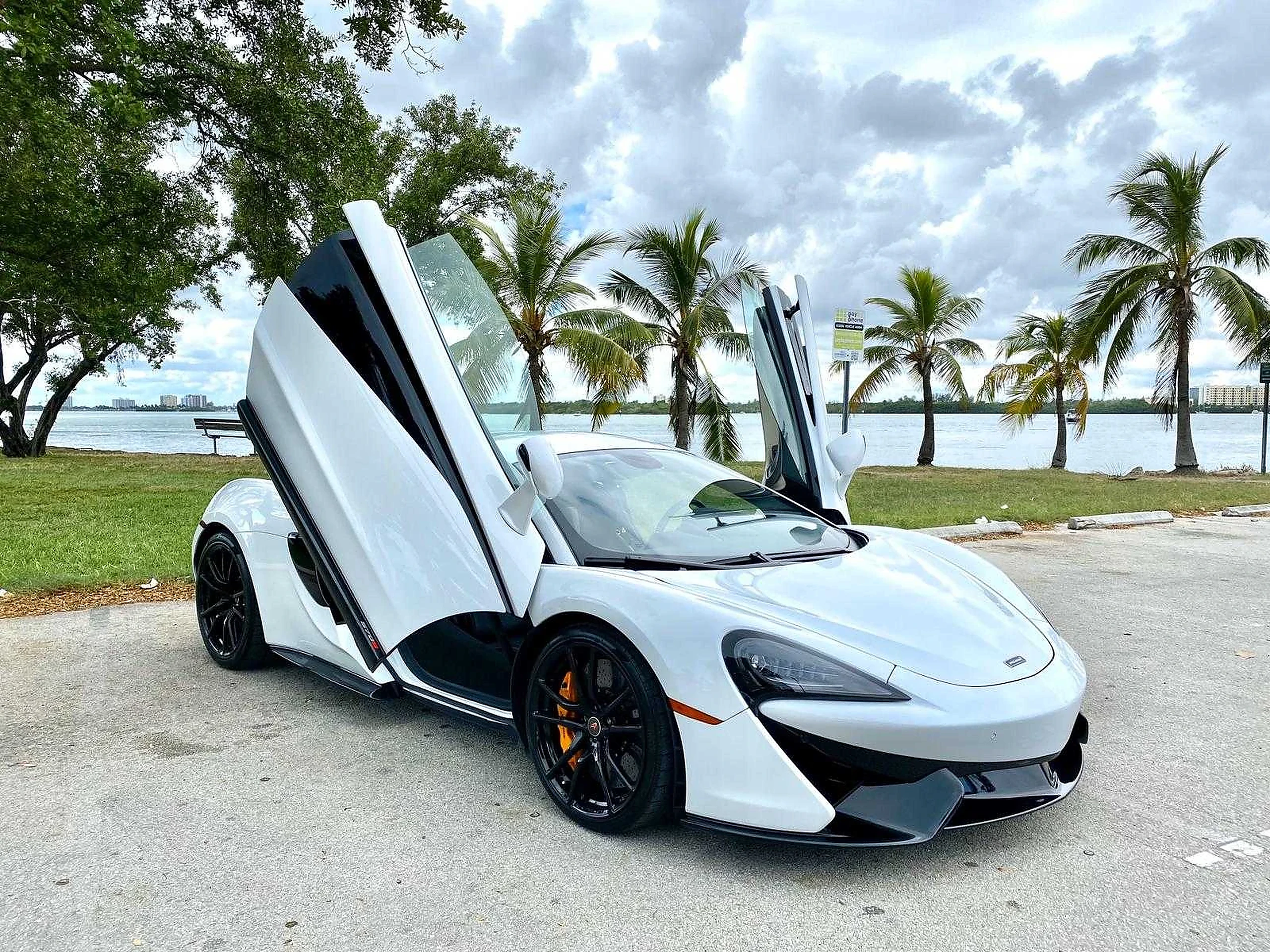 McLaren 570S available for a Miami rental inquiry