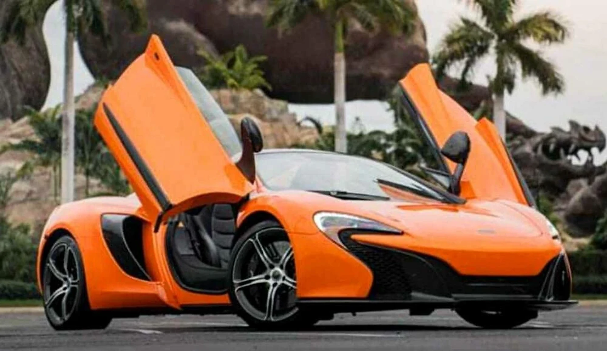 McLaren 570S gallery view 4