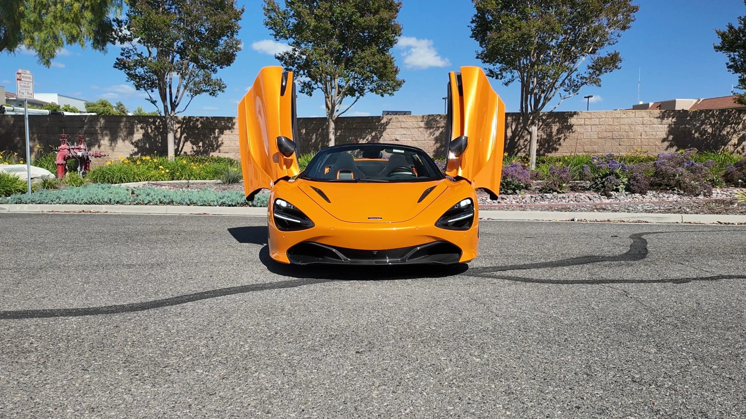 McLaren 720S Spider gallery view 3