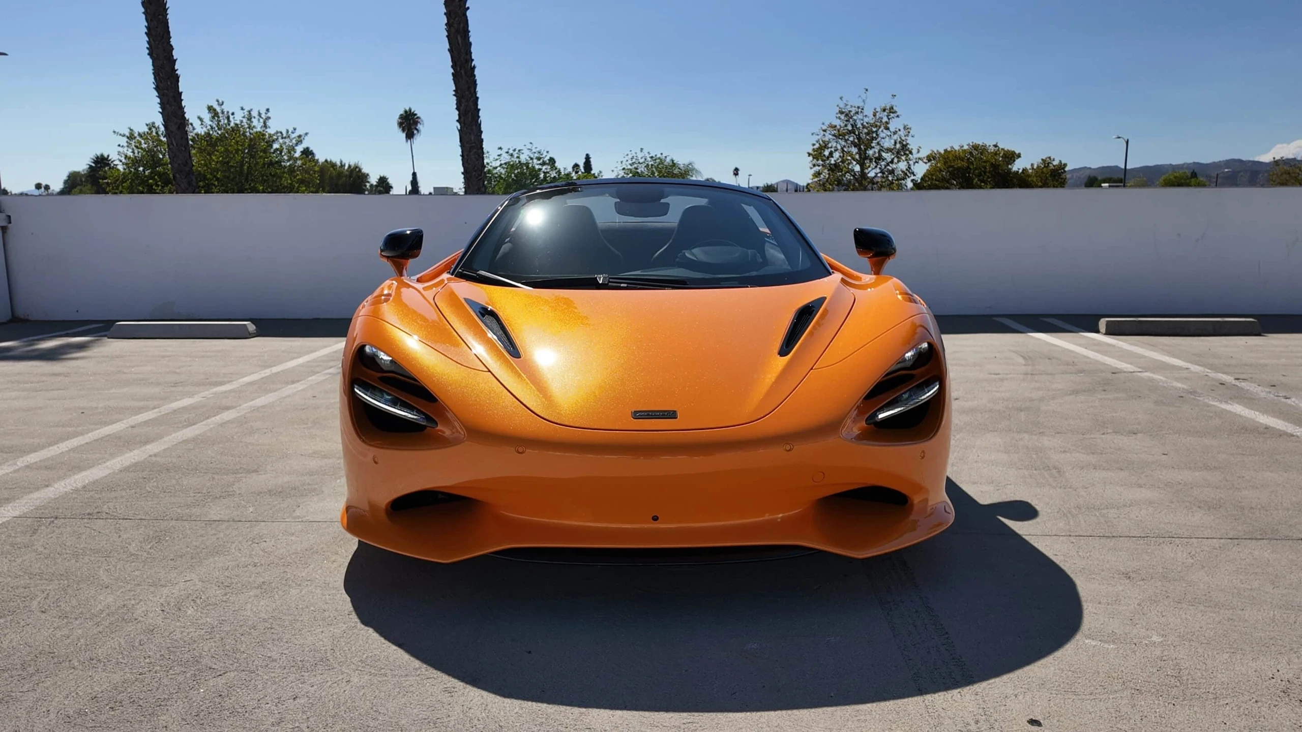 McLaren 750S Spider gallery view 4