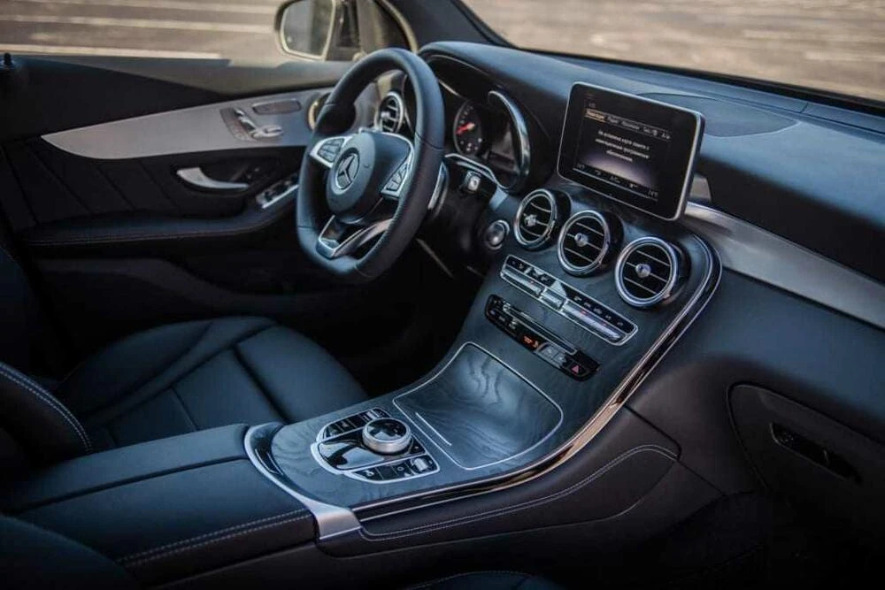 Mercedes-AMG GLC gallery view 4