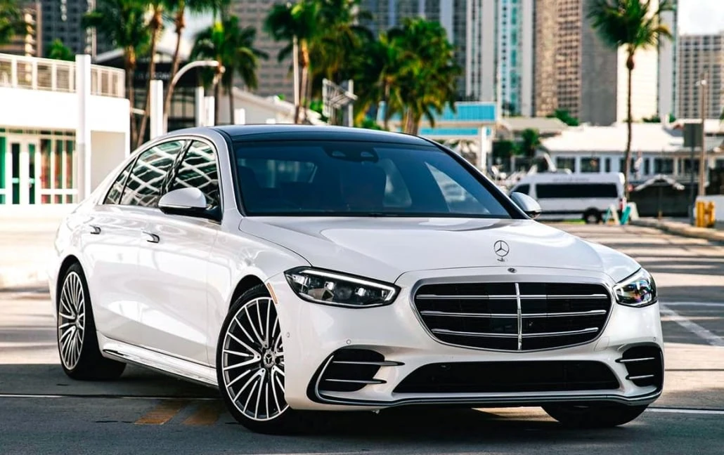 Mercedes-Benz S-Class exterior view