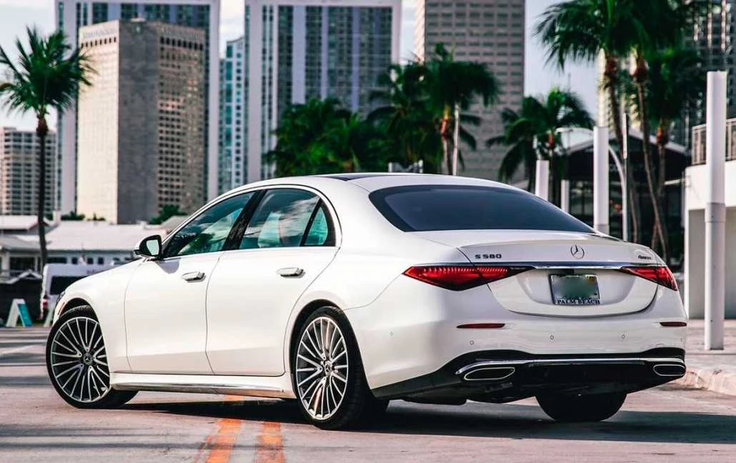 Mercedes-Benz S-Class · 3