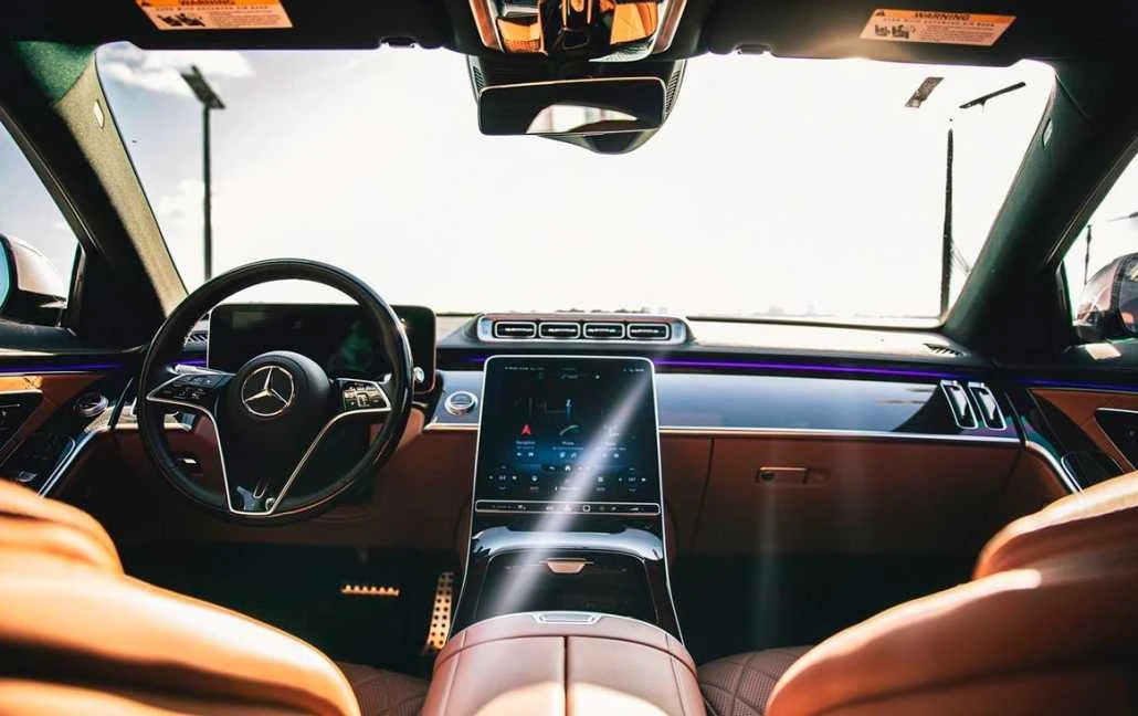 Mercedes-Benz S-Class · 4