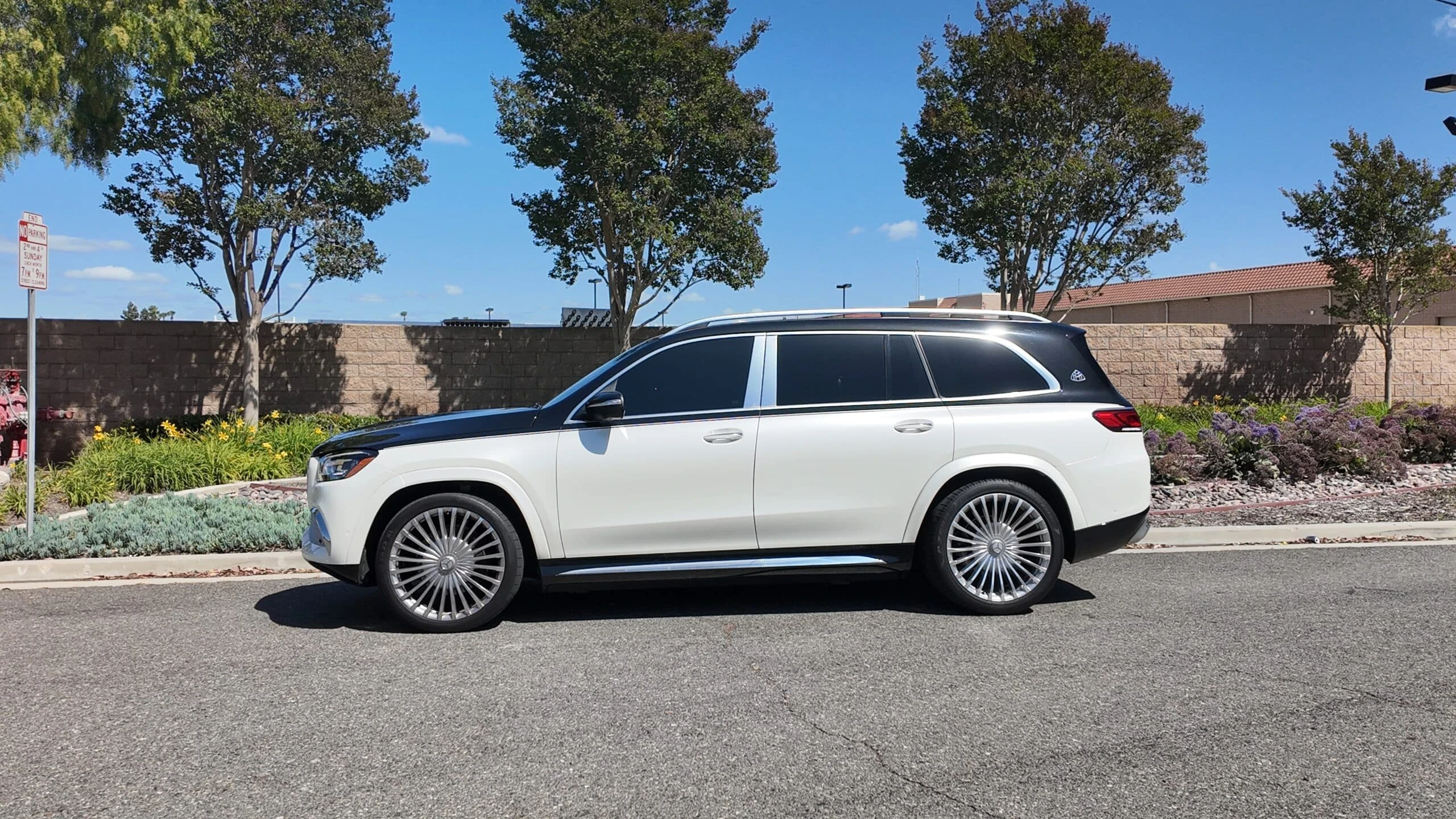 Mercedes-Maybach GLS 600 · 3