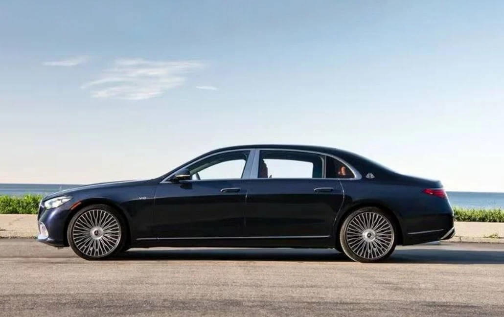 Mercedes-Maybach S 680 · 4