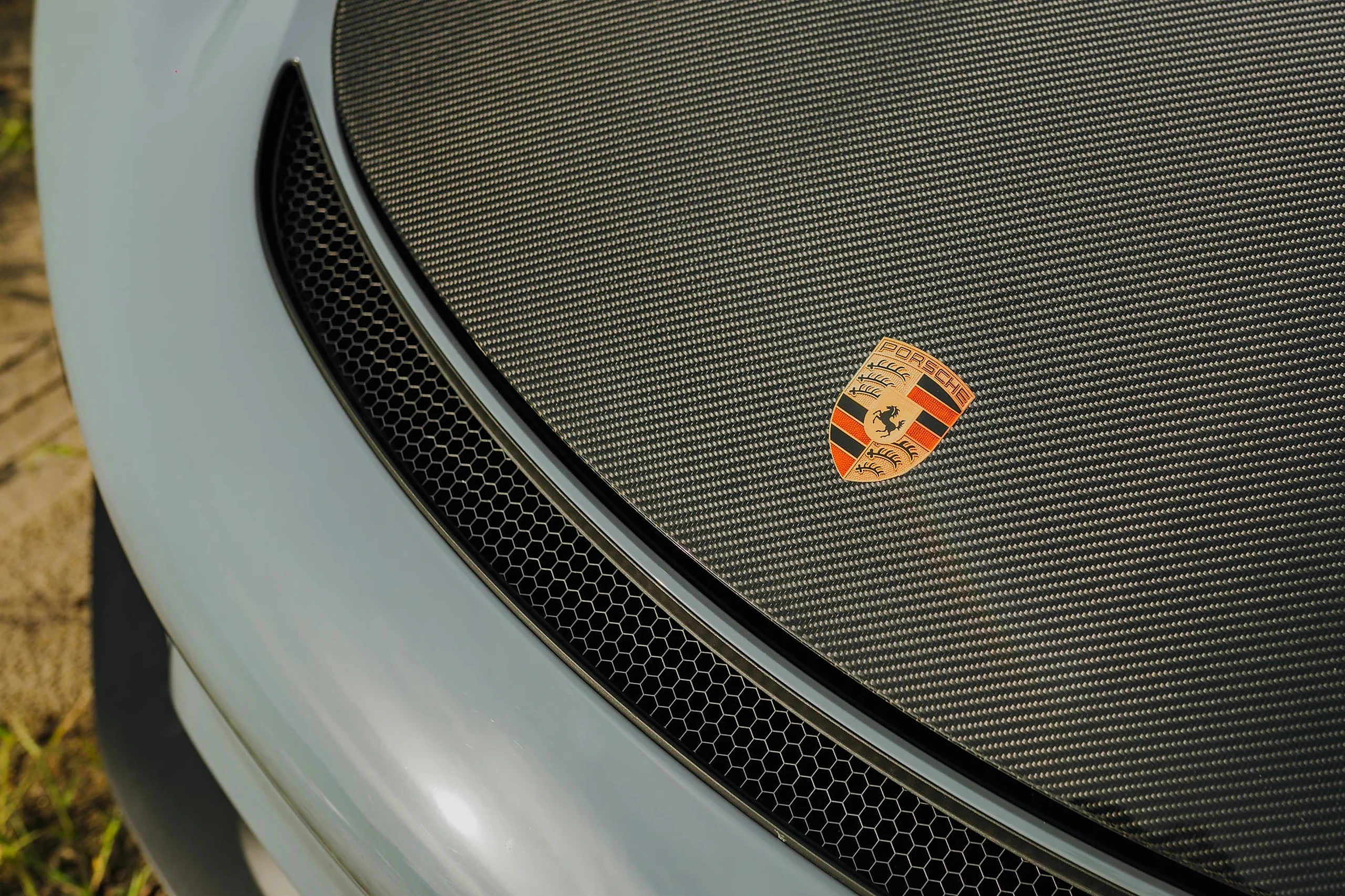 Porsche 718 Cayman GT4 RS gallery view 4