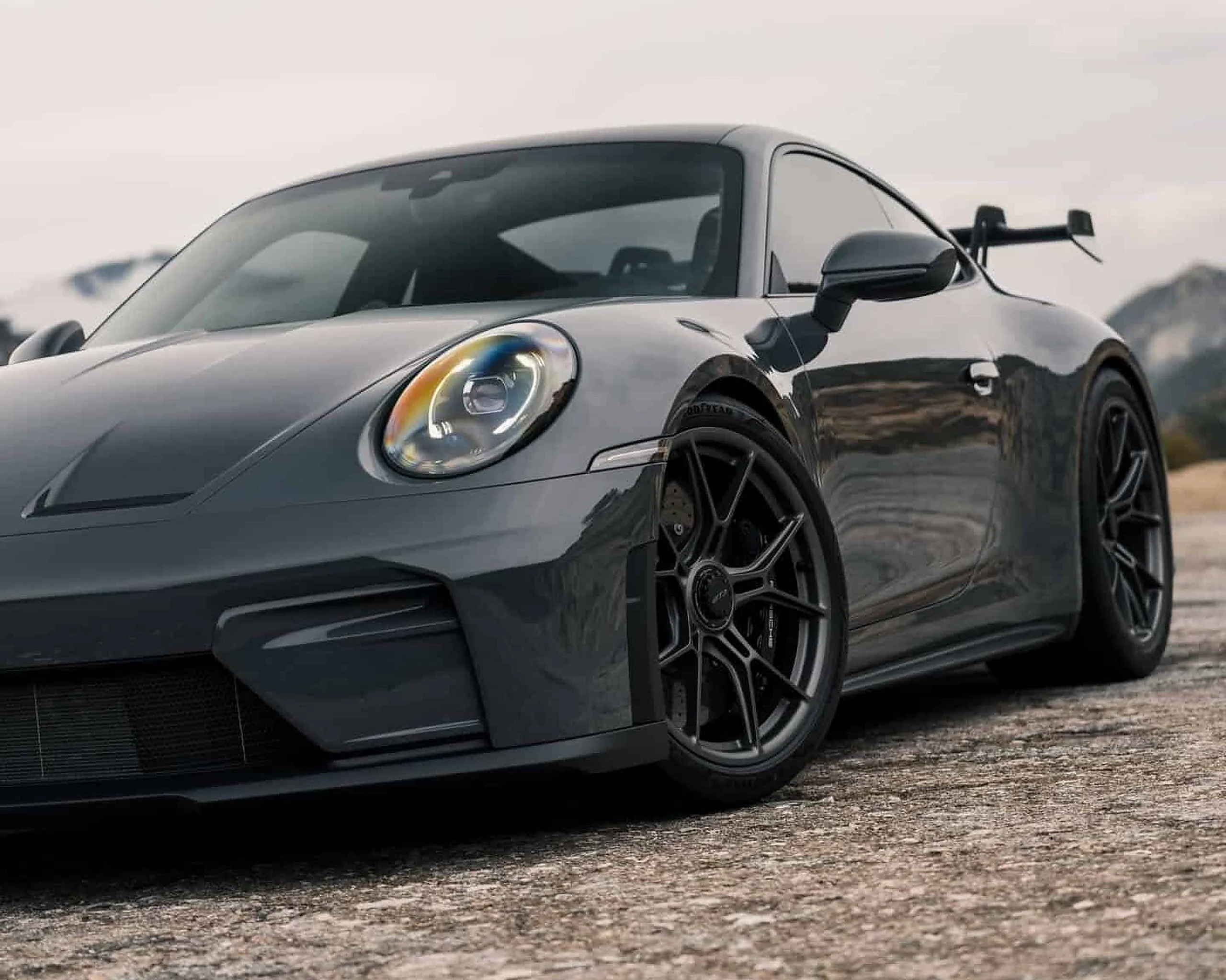 Porsche 911 GT3 gallery view 2