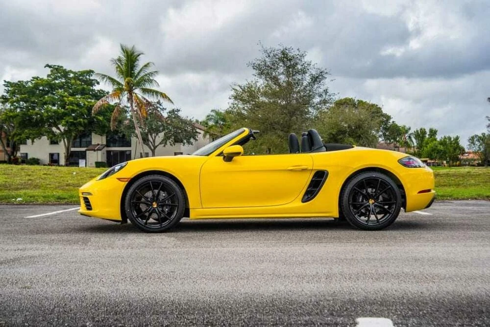 Porsche Boxster · 3