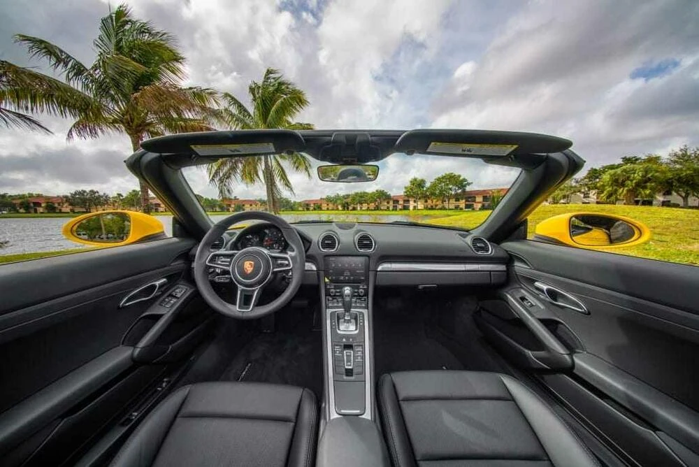 Porsche Boxster · 4