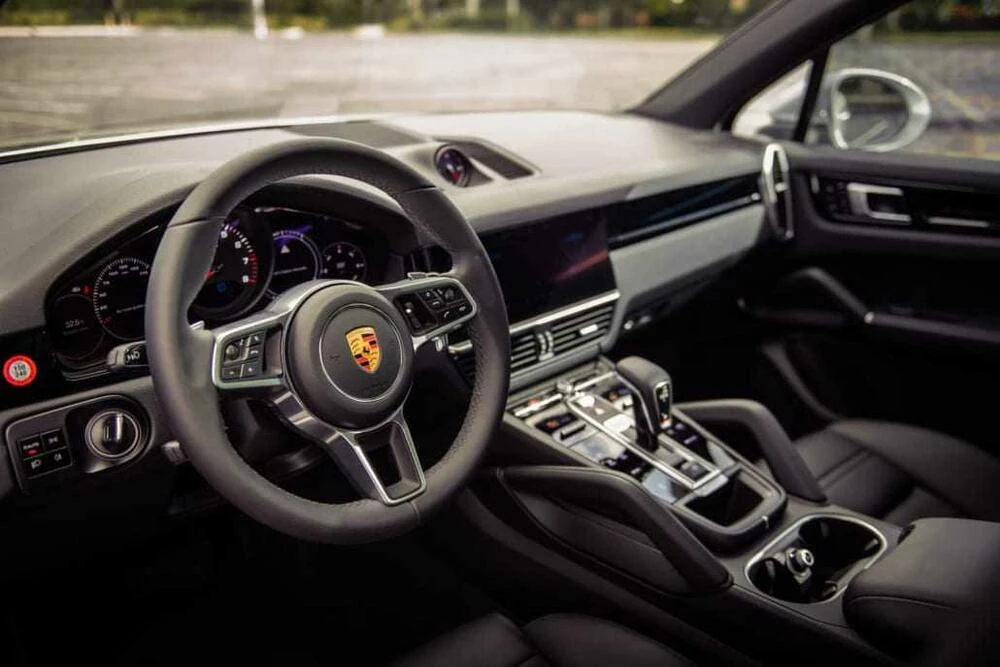 Porsche Cayenne S · 4