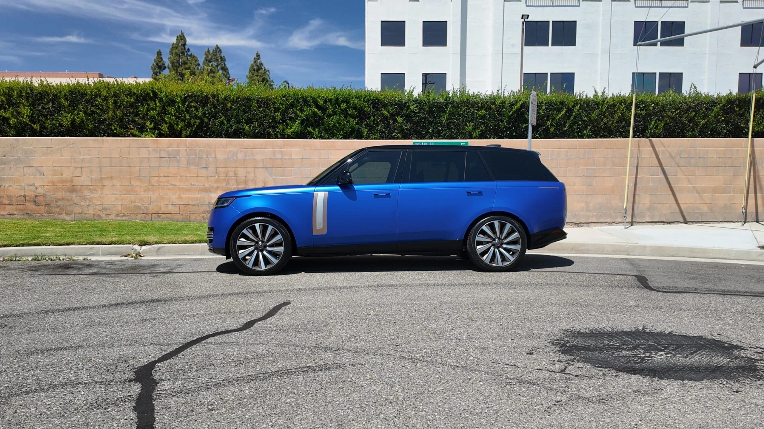 Range Rover SV · 3