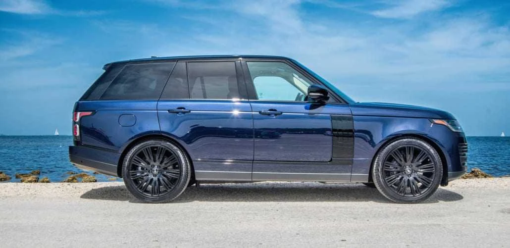 Range Rover HSE gallery view 2