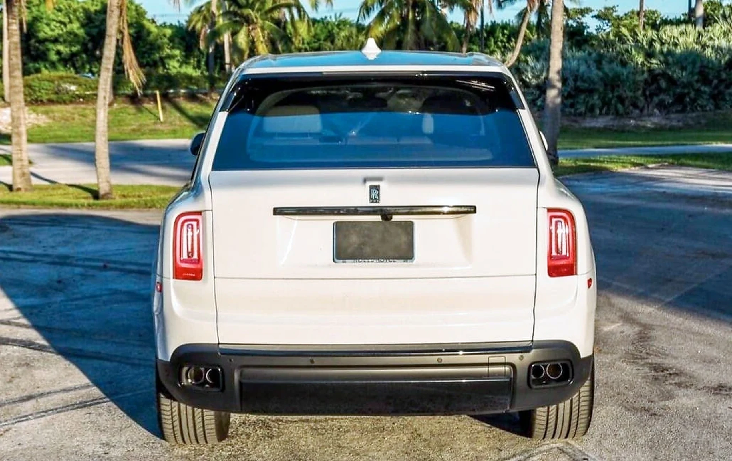 Rolls-Royce Cullinan Black Badge gallery view 3