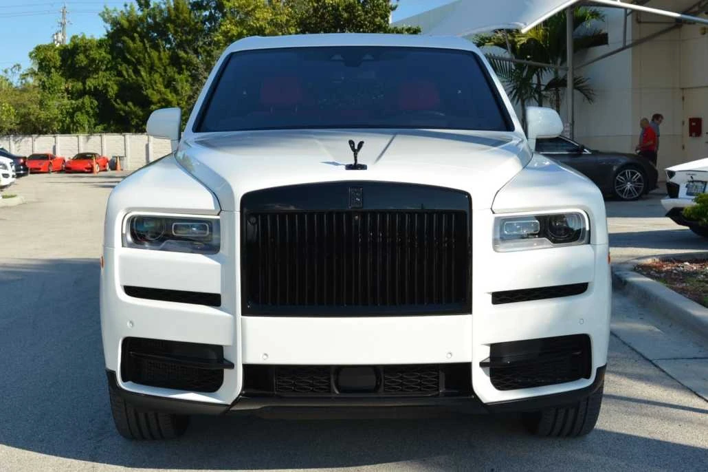 Rolls-Royce Cullinan gallery view 2