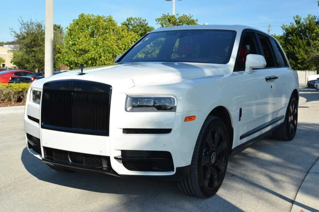 Rolls-Royce Cullinan gallery view 4