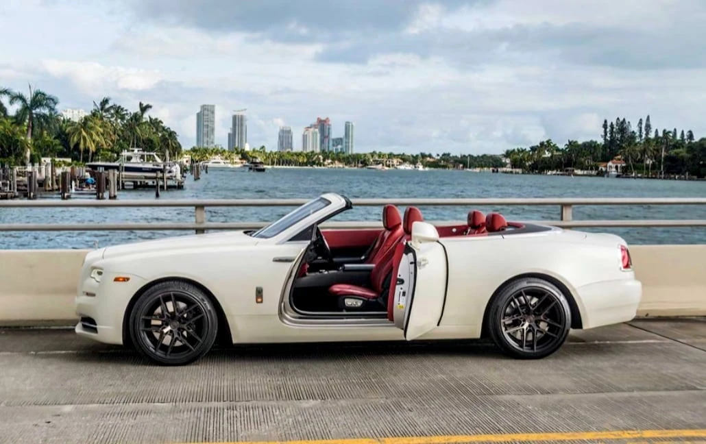 Rolls-Royce Dawn · 3